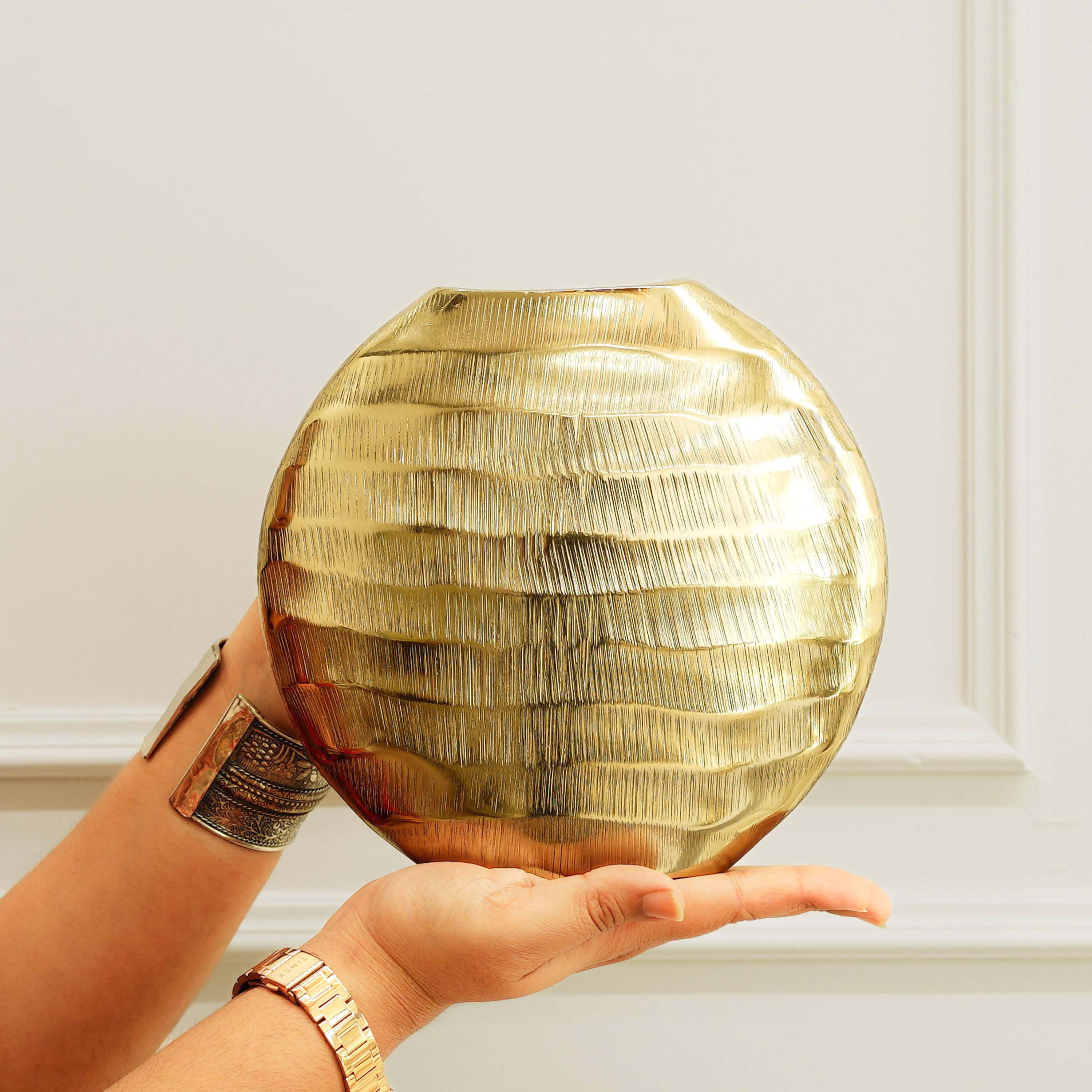 Golden Waves Flower Vase