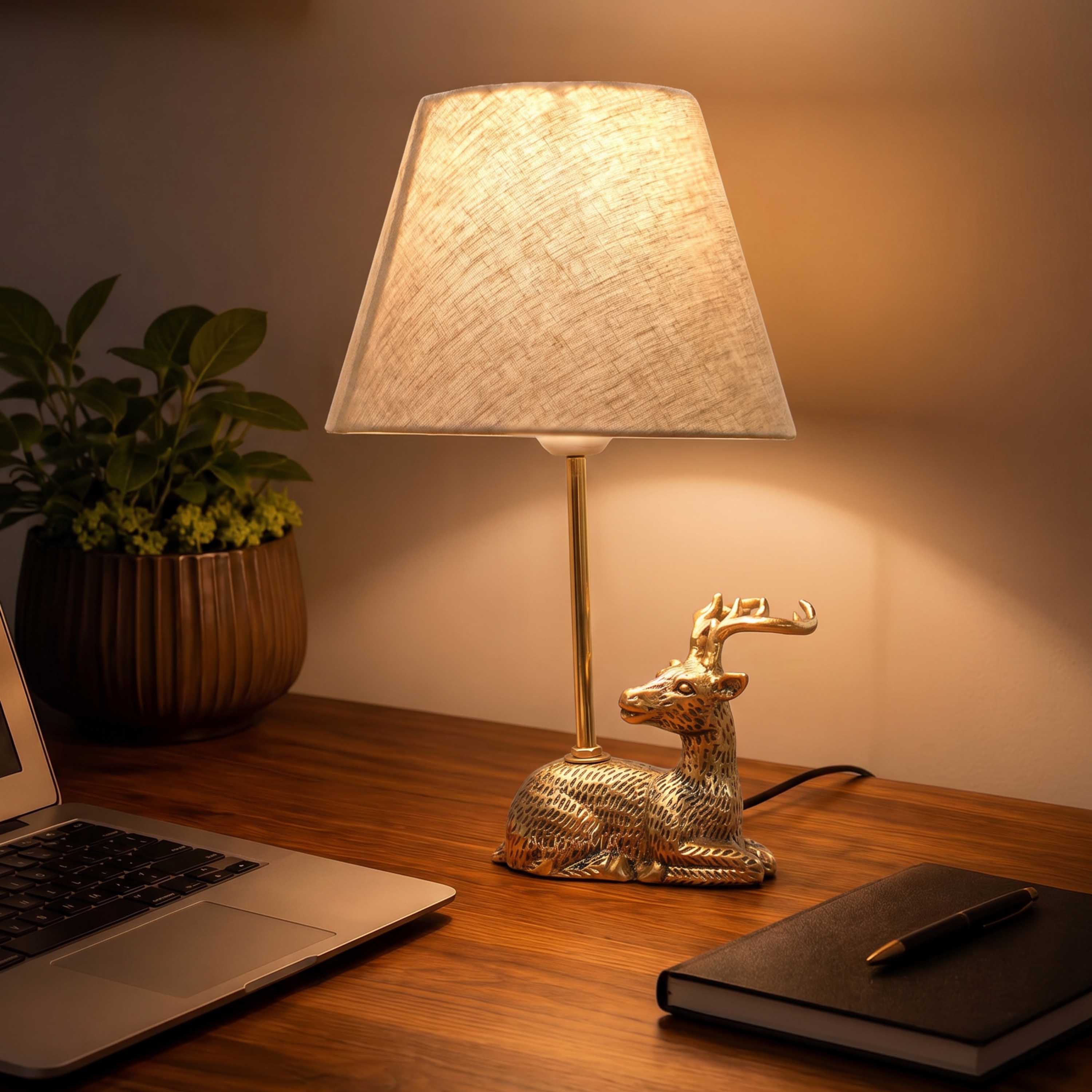 Deer Figurine Table Lamp