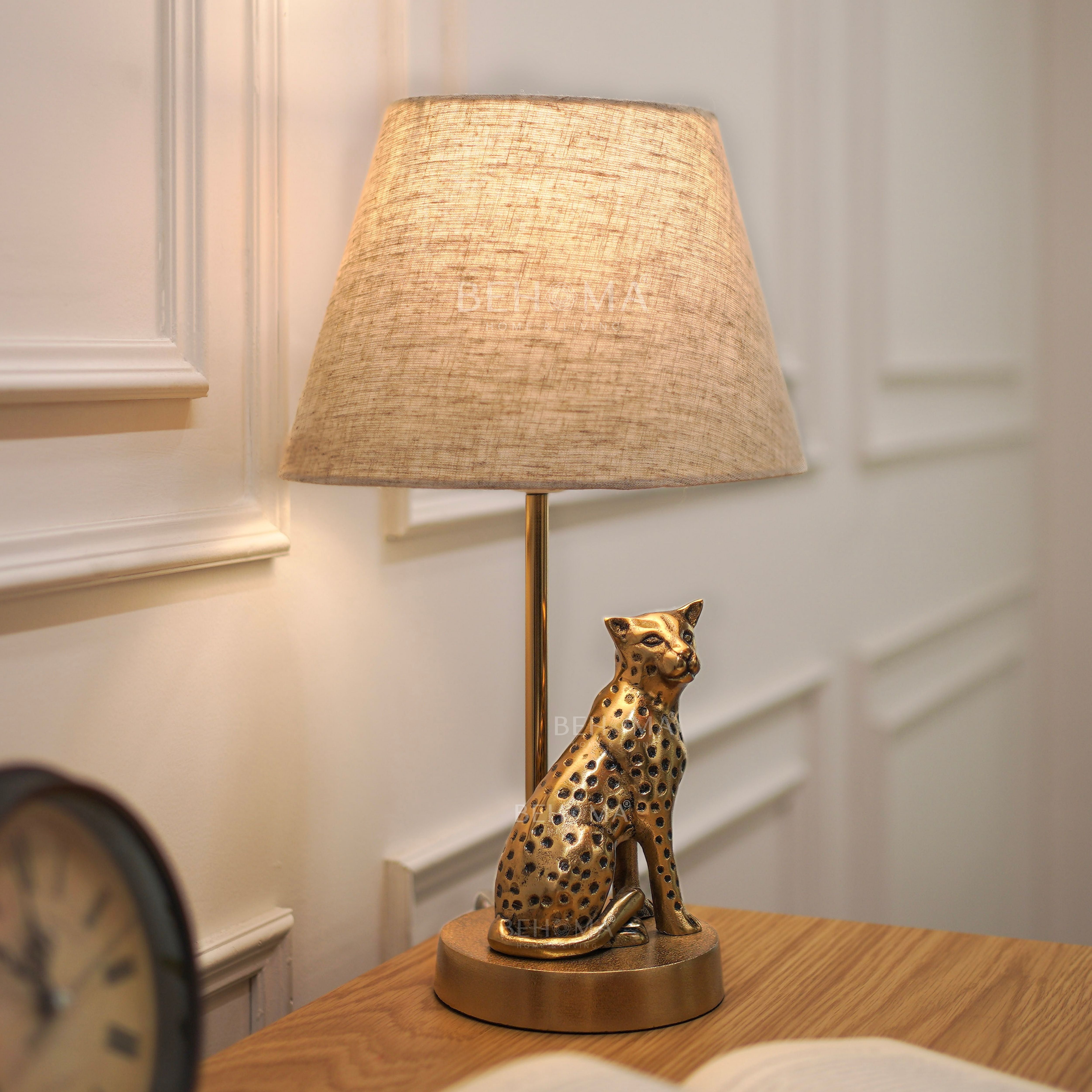 Jaguar Figurine Table Lamp