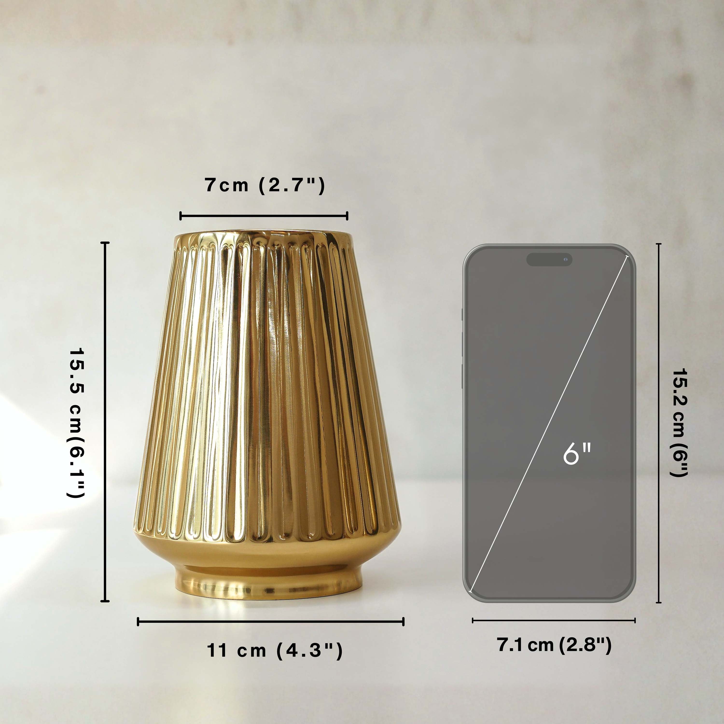 Fluted Skirt Flower Vase