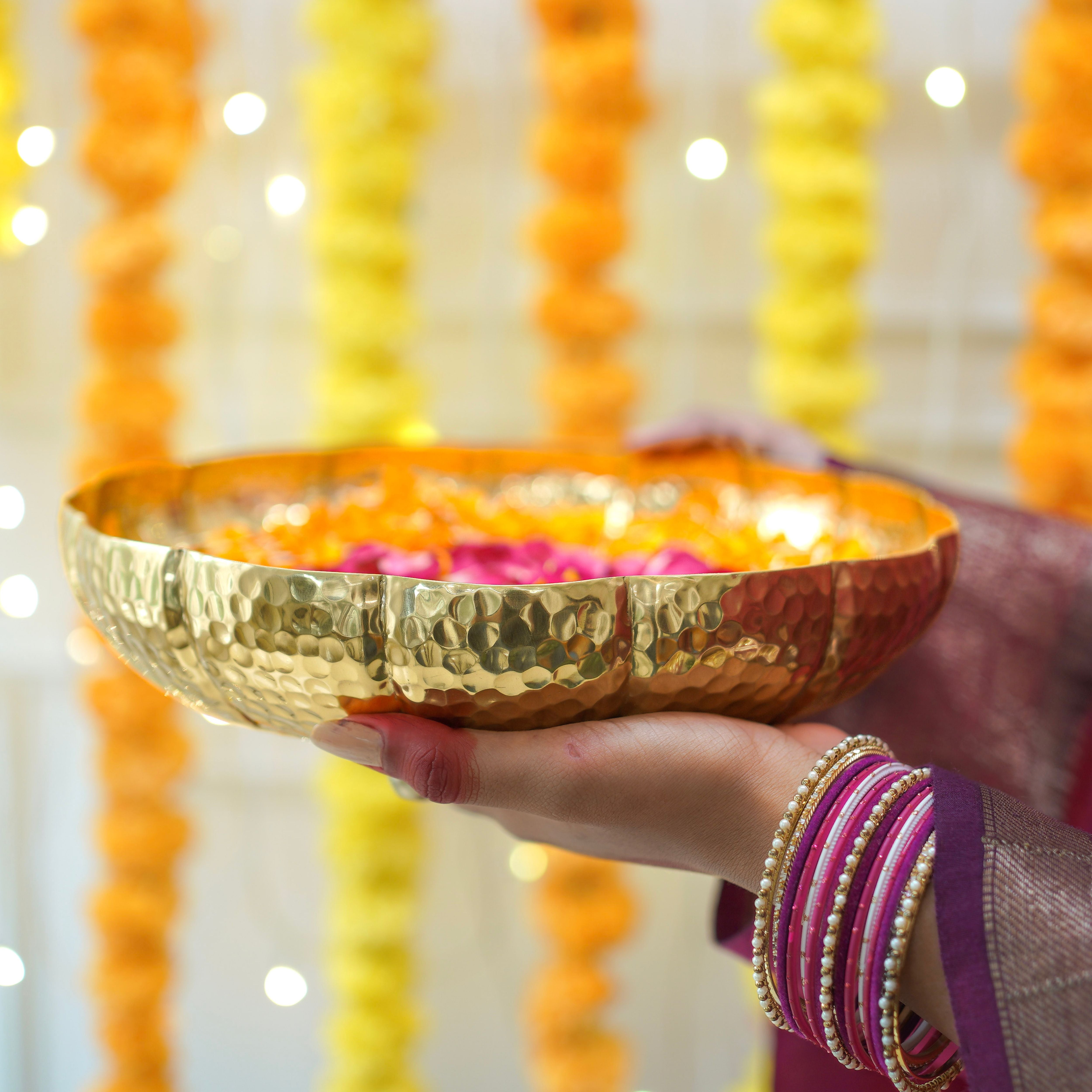 Decorative urli bowl Diwali, Decor urli bowl, metal urli set, floating flower urli, Diwali Gift, Diwali Gifts