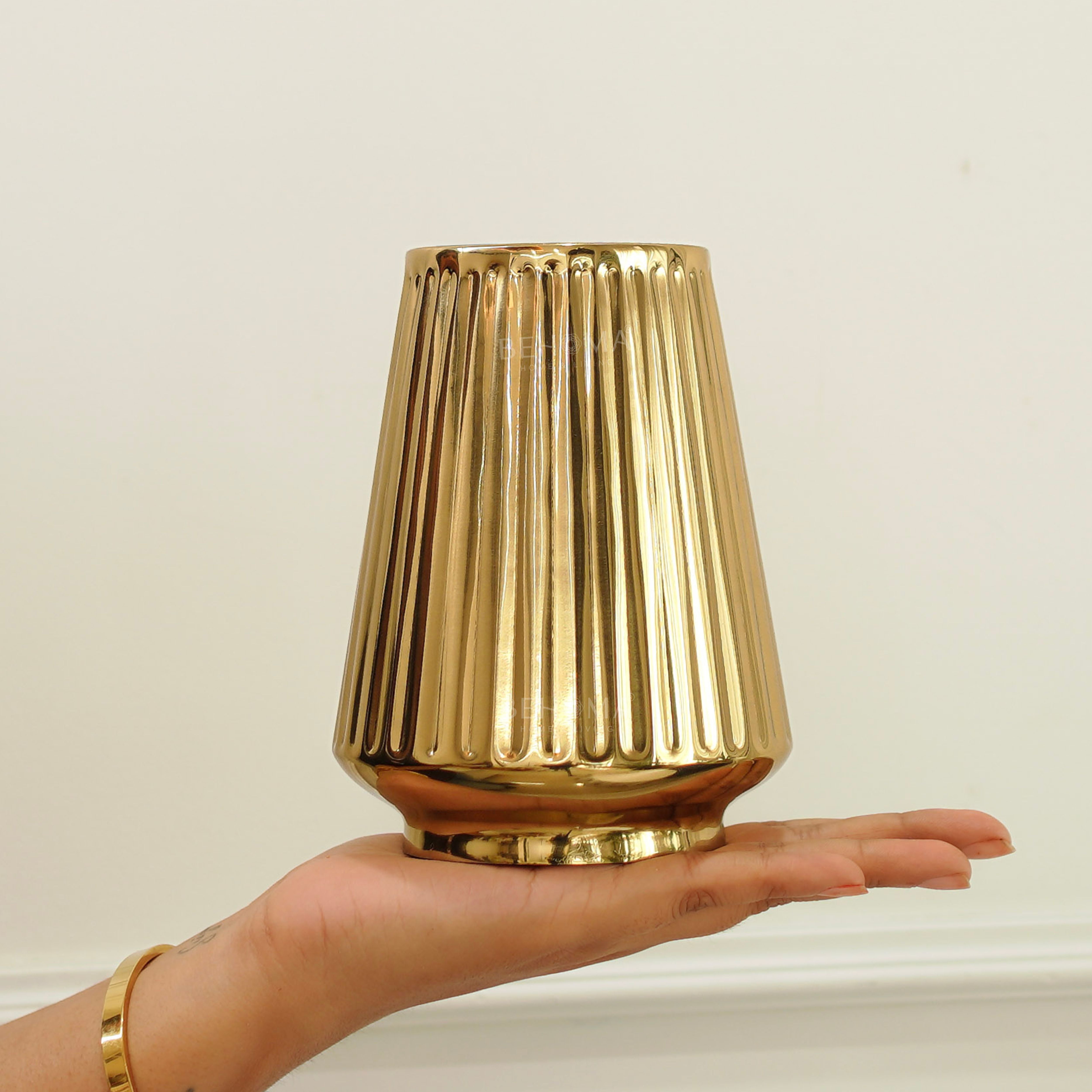 Fluted Skirt Flower Vase