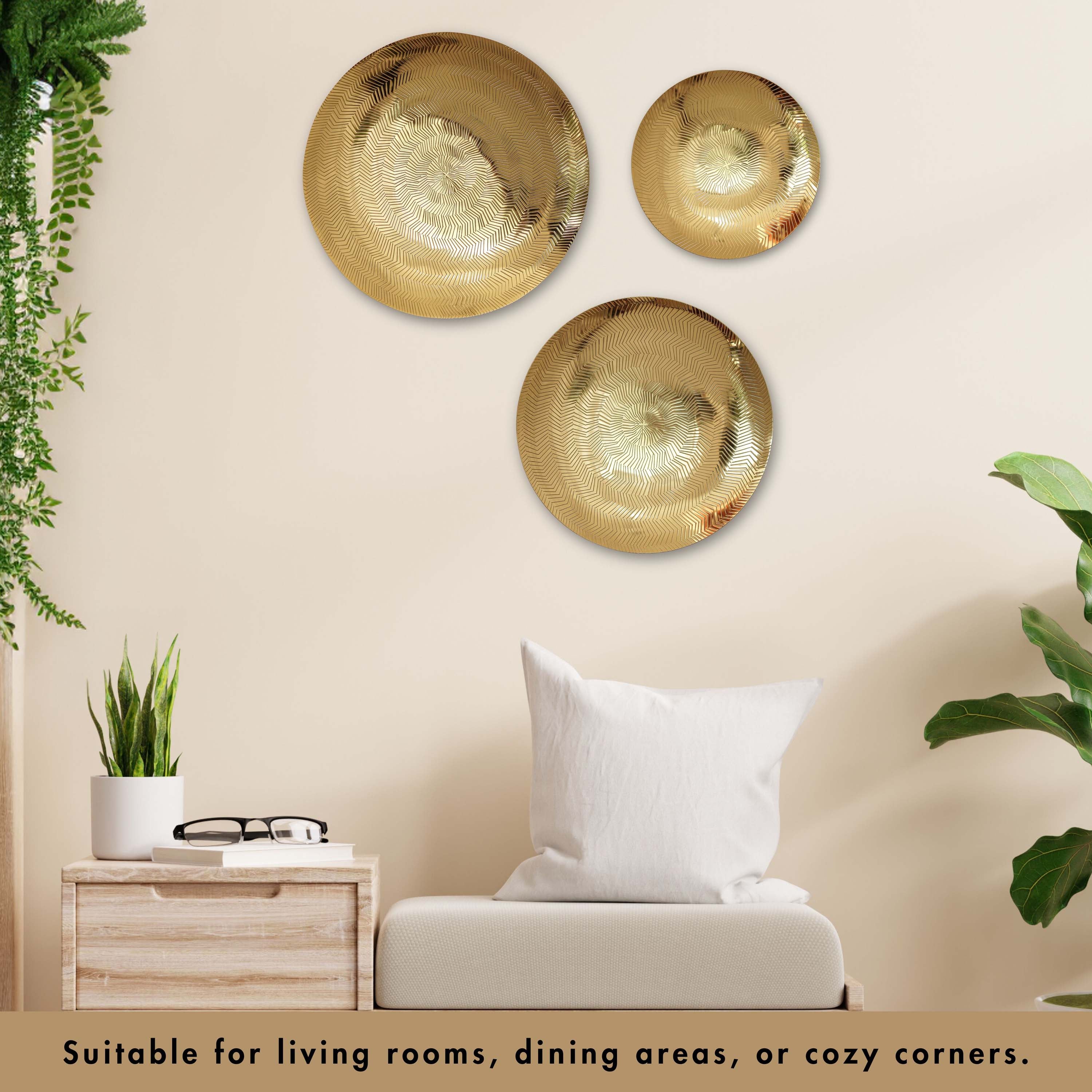 Golden Ripple Texture Wall Plates, Set