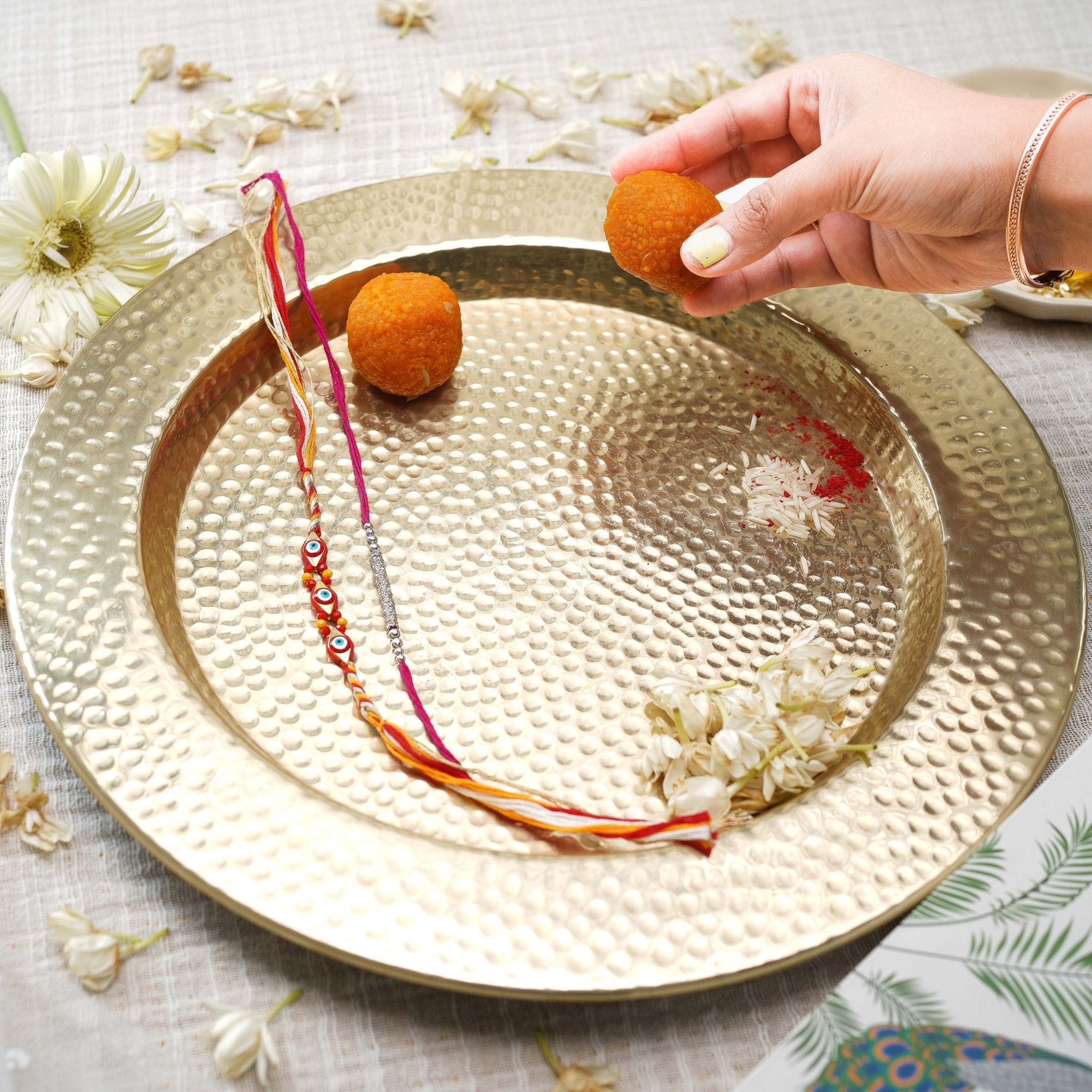 Metal Gold Platter, Decorative metal platter, Metal serving tray, Metal decorative tray