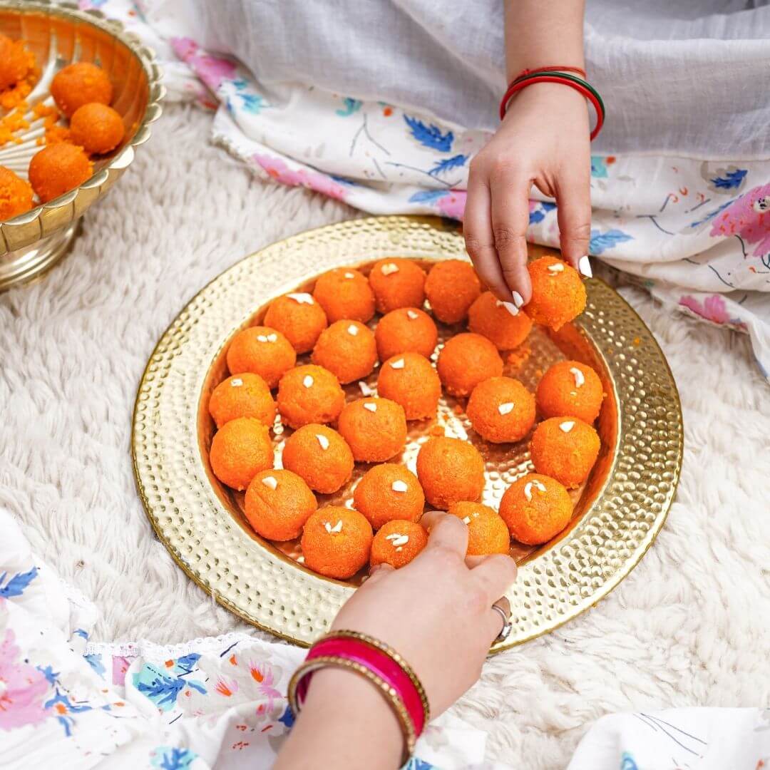 Metal Gold Platter, Decorative metal platter, Metal serving tray, Metal decorative tray