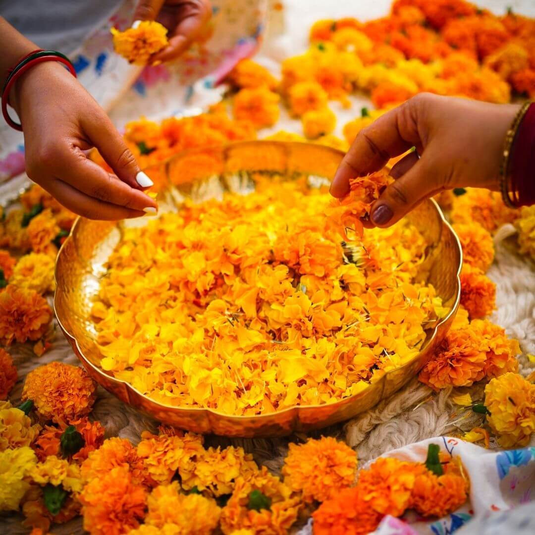 Metal Urli, Metal urli bowl, Traditional urli bowl, Floating flower urli