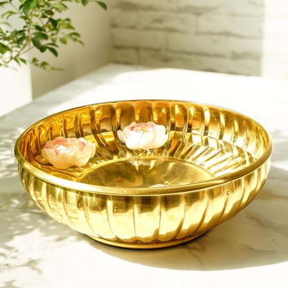 Decorative urli bowl Diwali, Decor urli bowl, metal urli set, floating flower urli, Diwali Gift, Diwali Gifts, Golden Urli for Diwali decor, housewarming gifts
