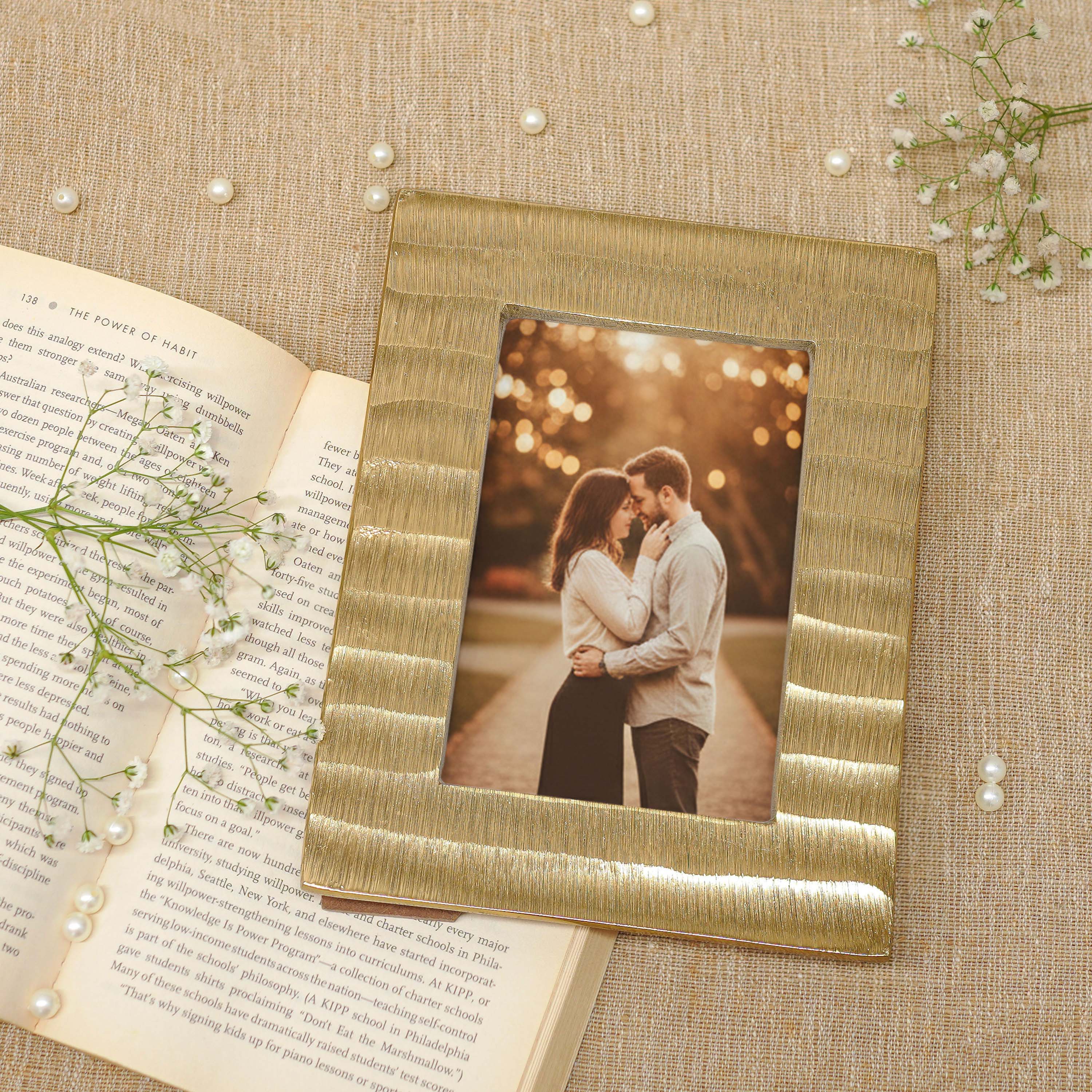 Wave Photo Frame, Gold, 4x6