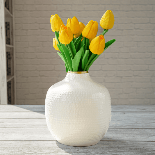 Hammered flower vase - White 