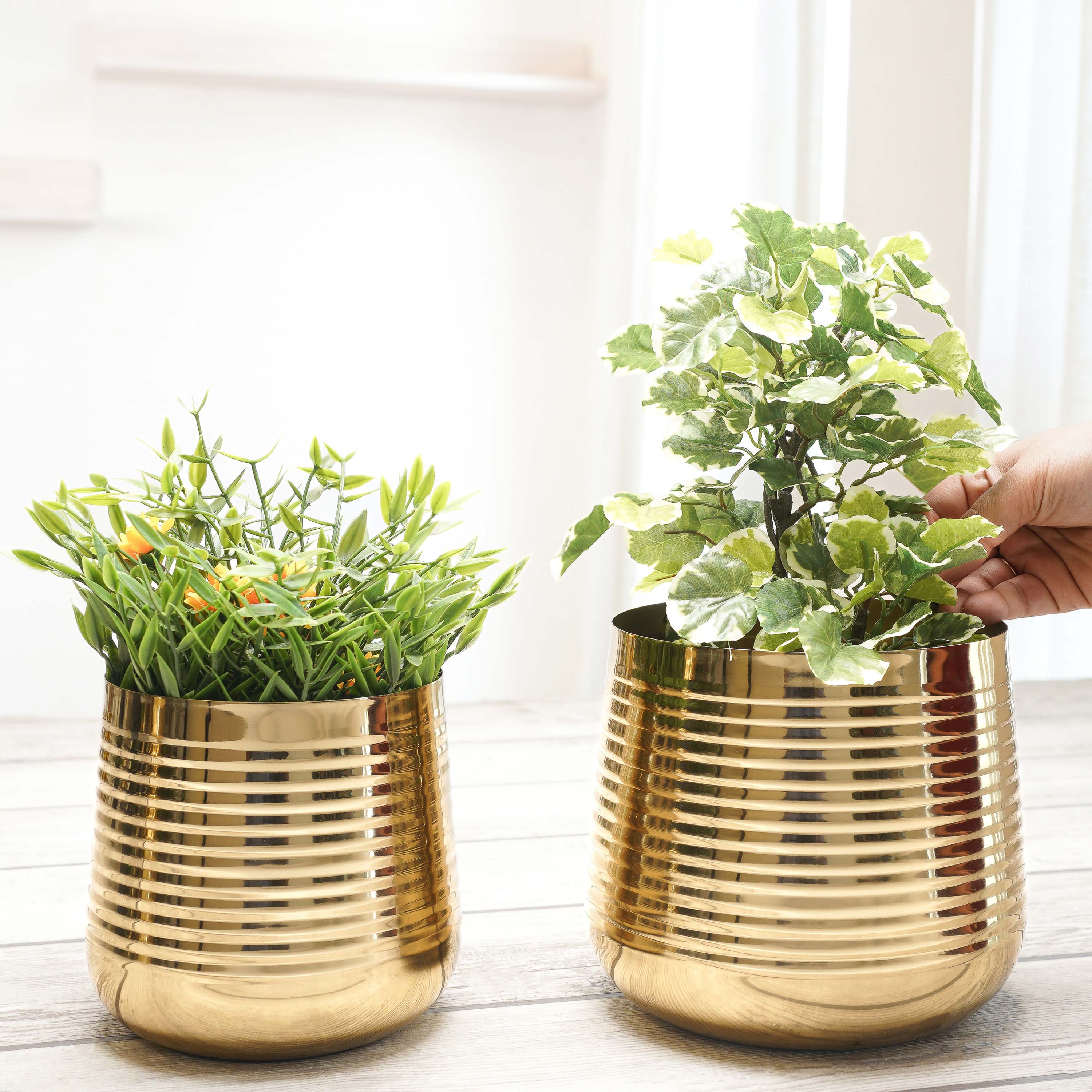Ribbed Metal Planter Set (Pot Only)