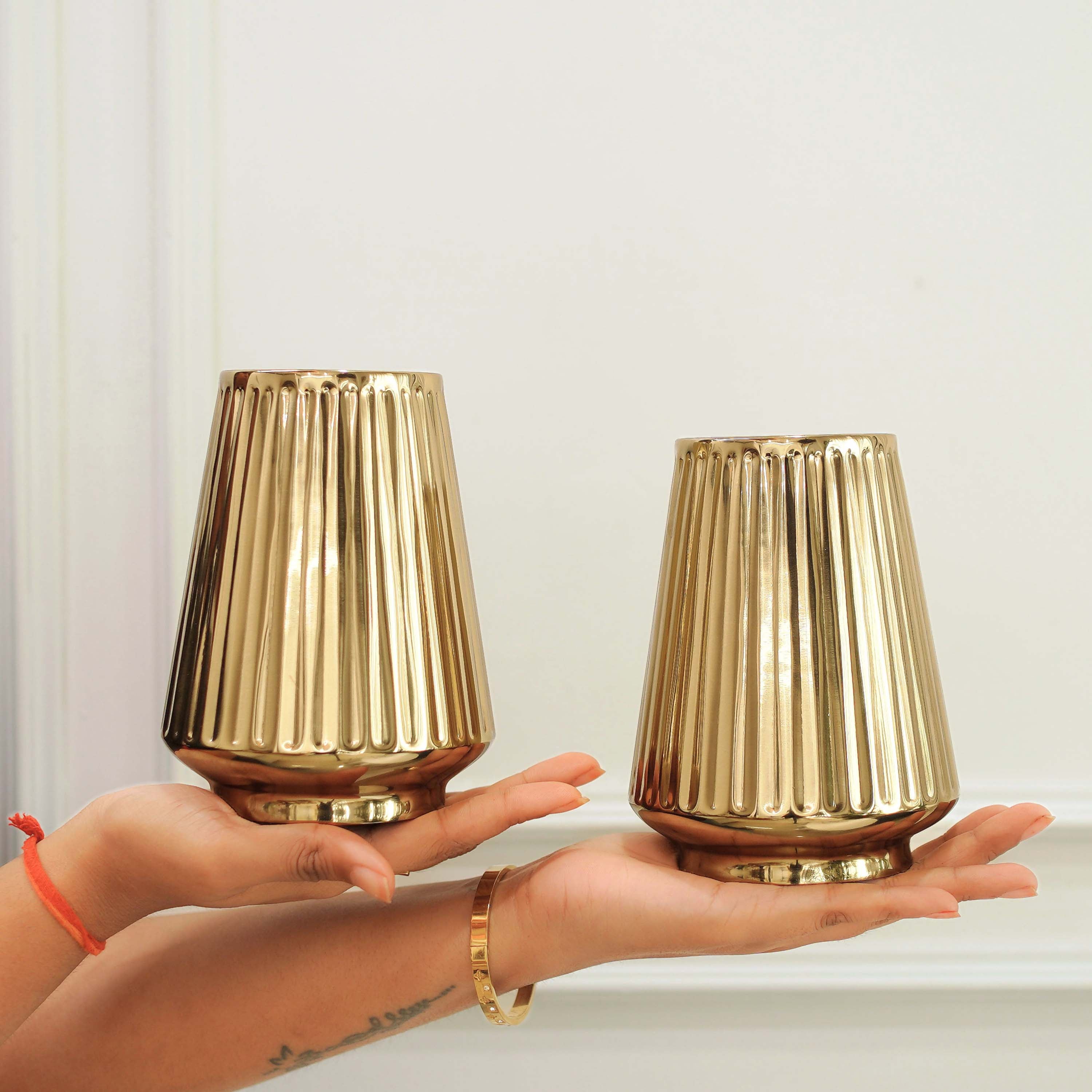 Fluted Skirt Flower Vase Set