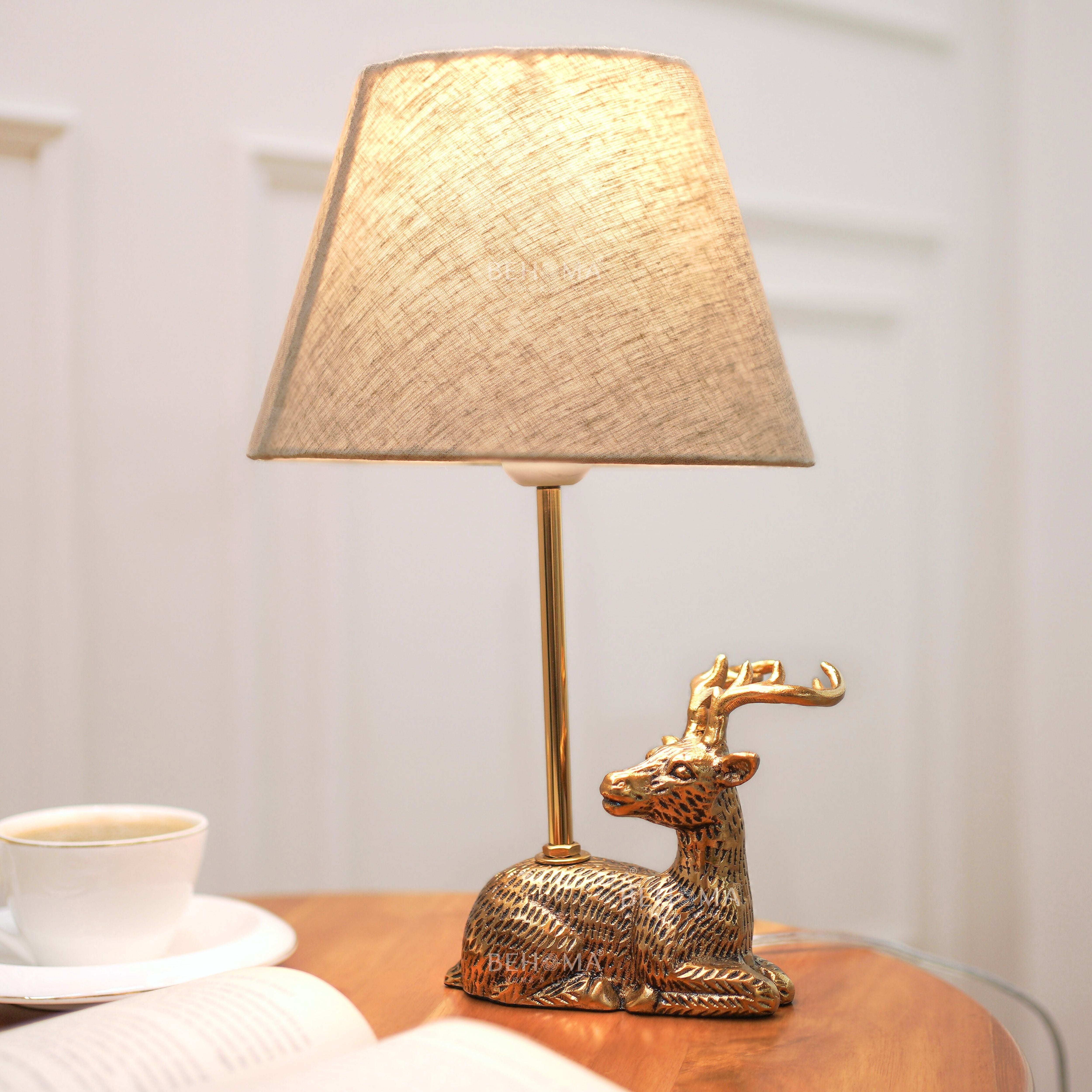Deer Figurine Table Lamp