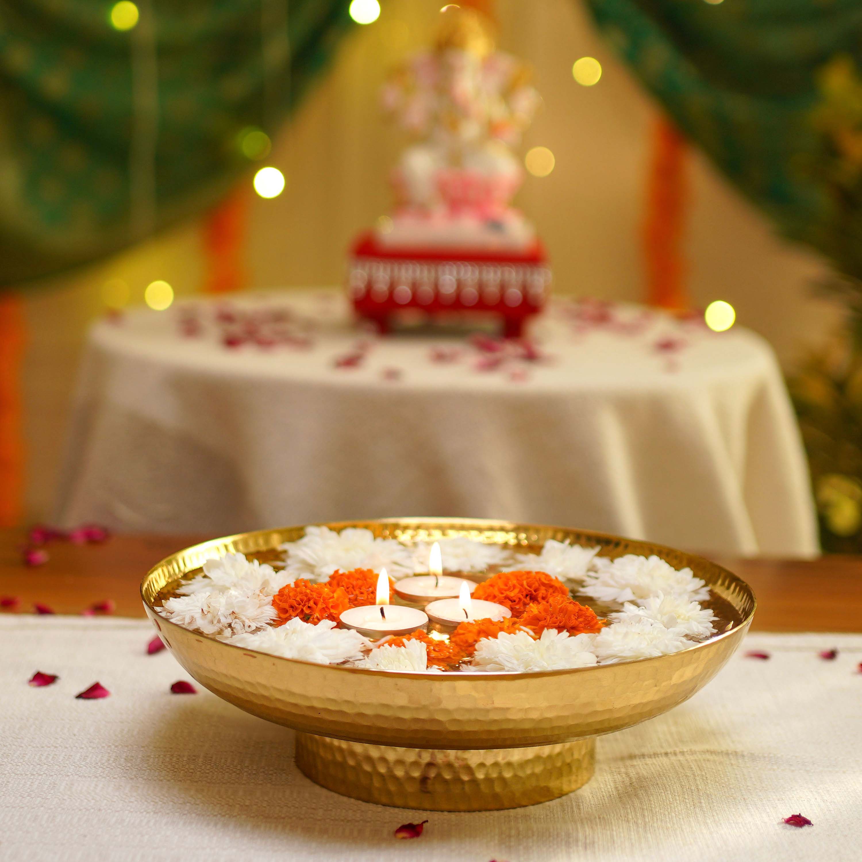 Metal Hammered Urli, Gold