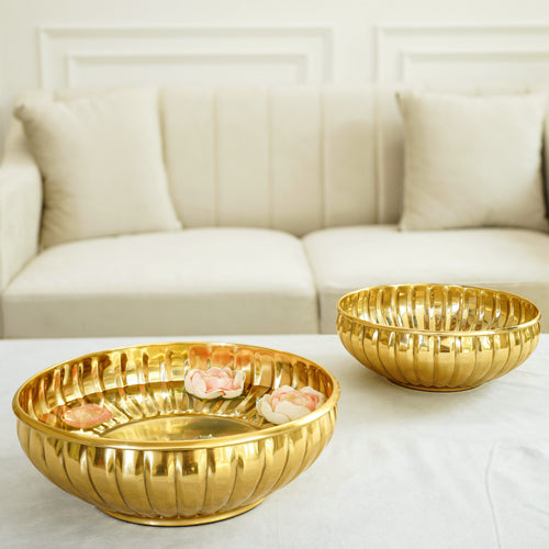 Decorative urli bowl Diwali, Decor urli bowl, metal urli set, floating flower urli, Diwali Gift, Diwali Gifts, Golden Urli for Diwali decor, housewarming gifts
