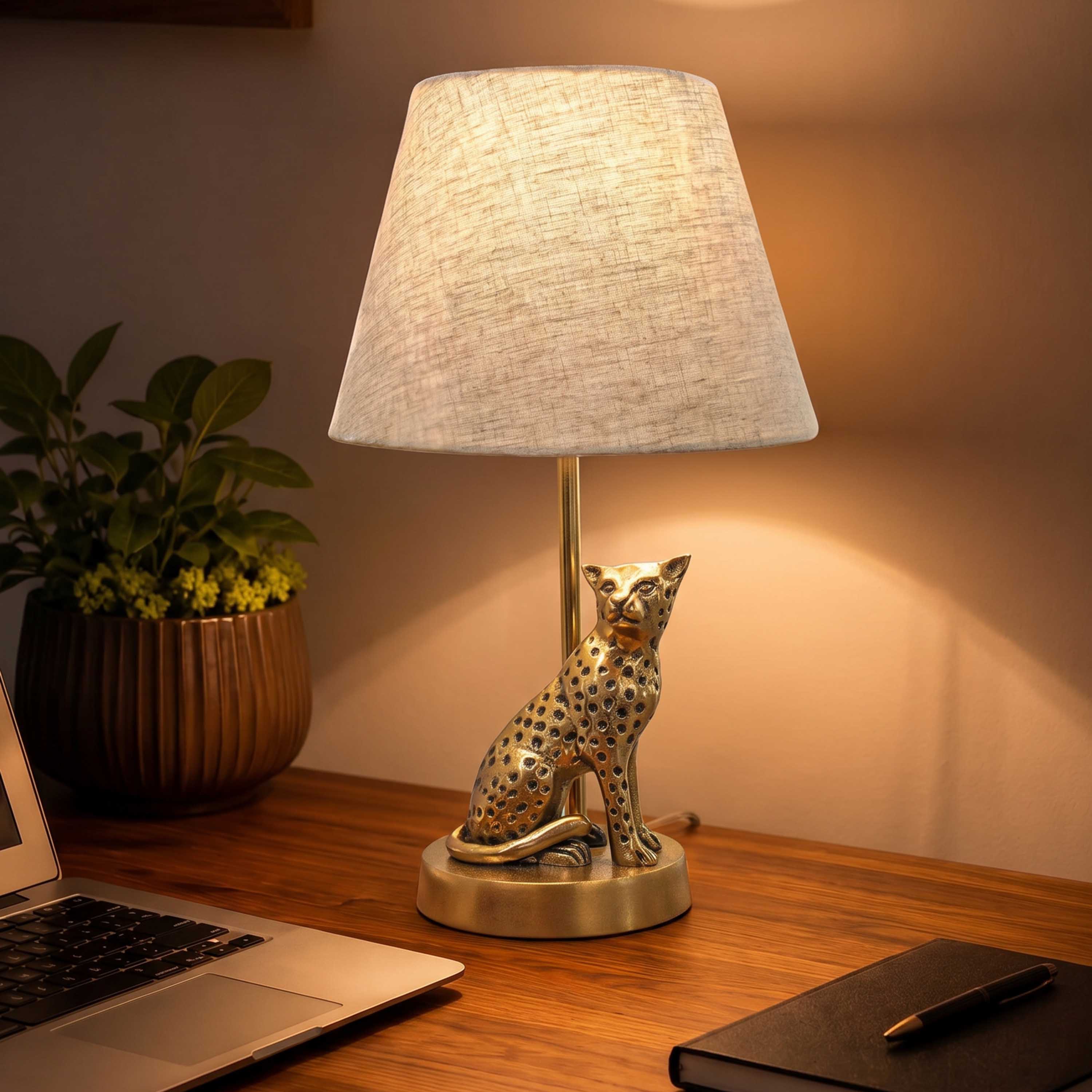 Jaguar Figurine Table Lamp
