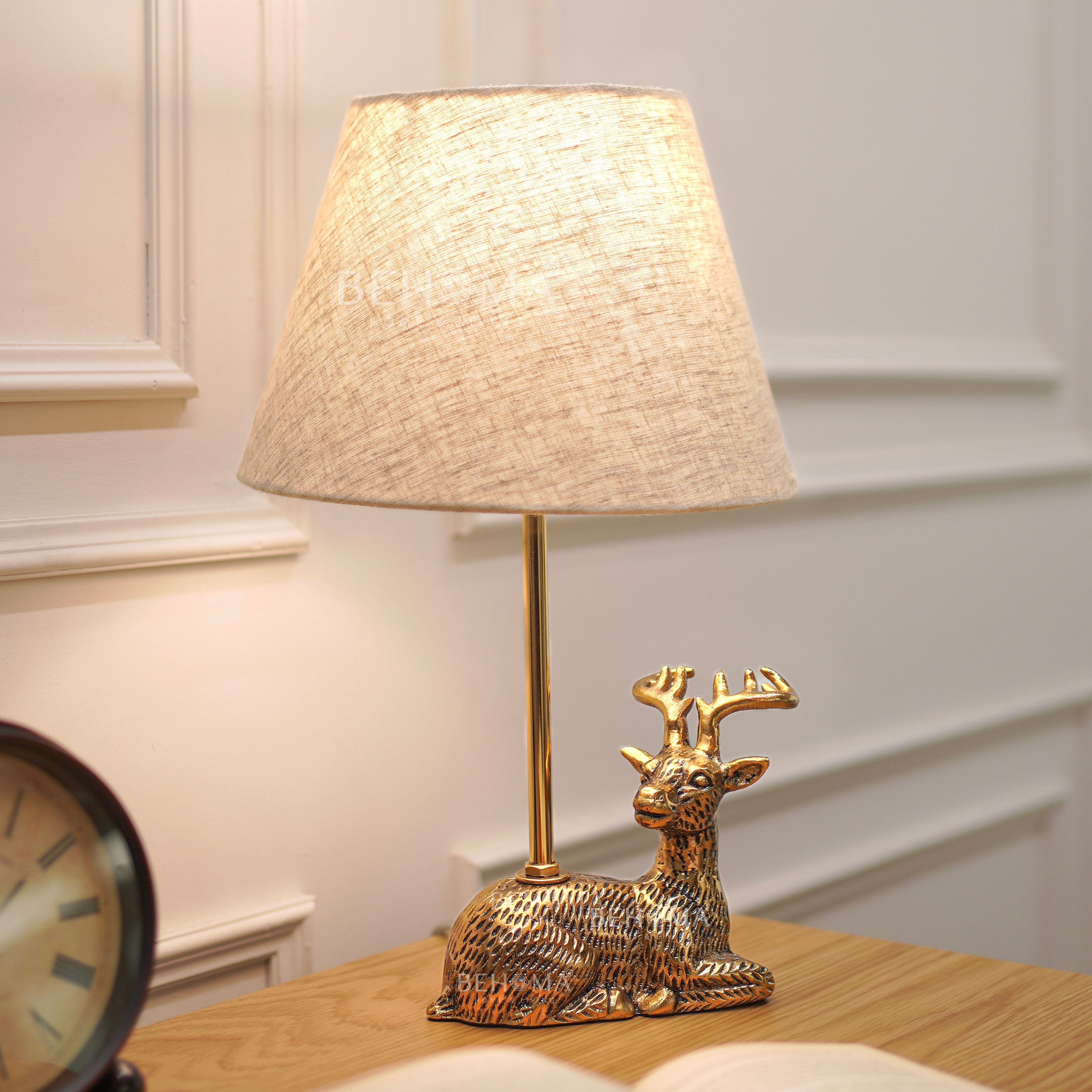Deer Figurine Table Lamp
