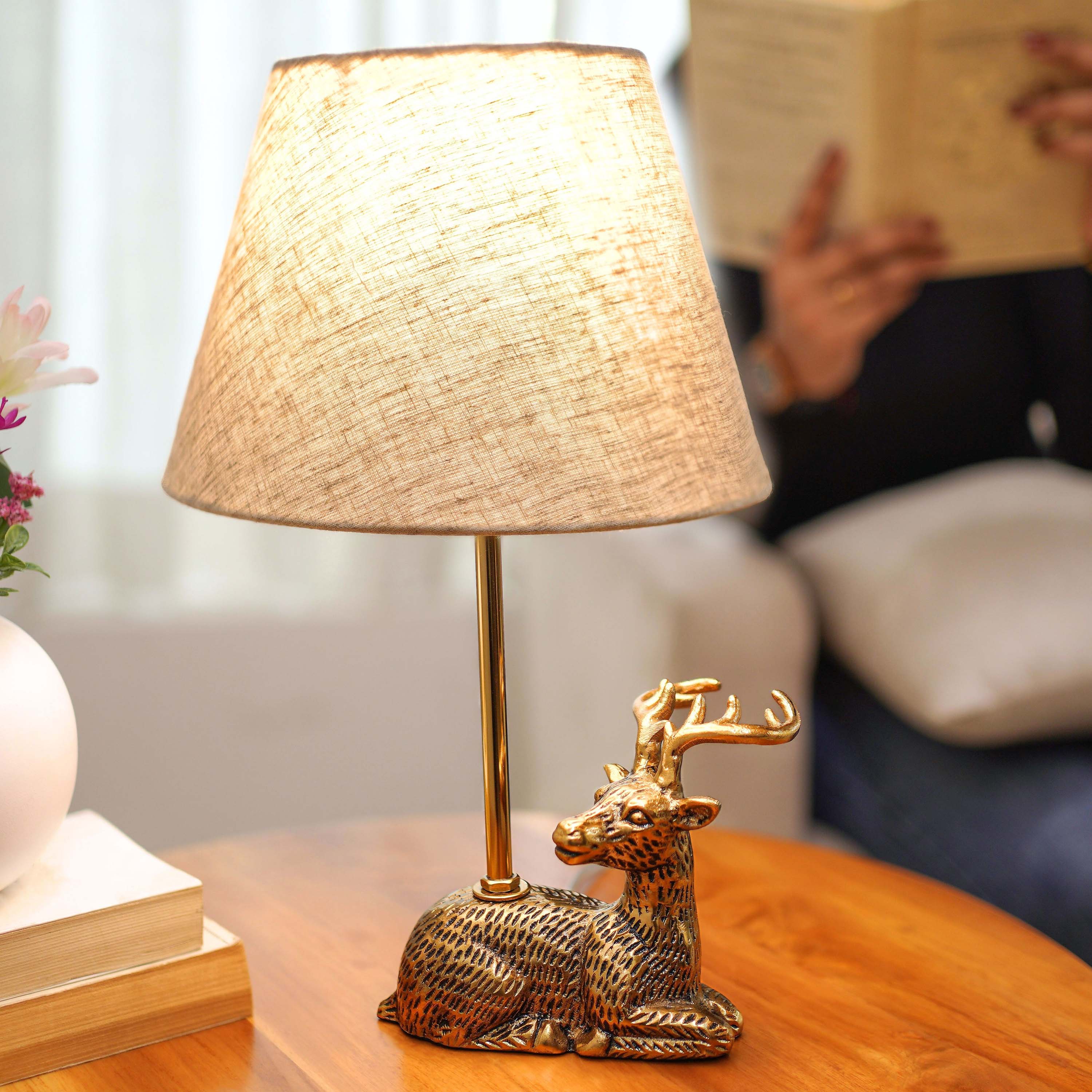 Deer Figurine Table Lamp
