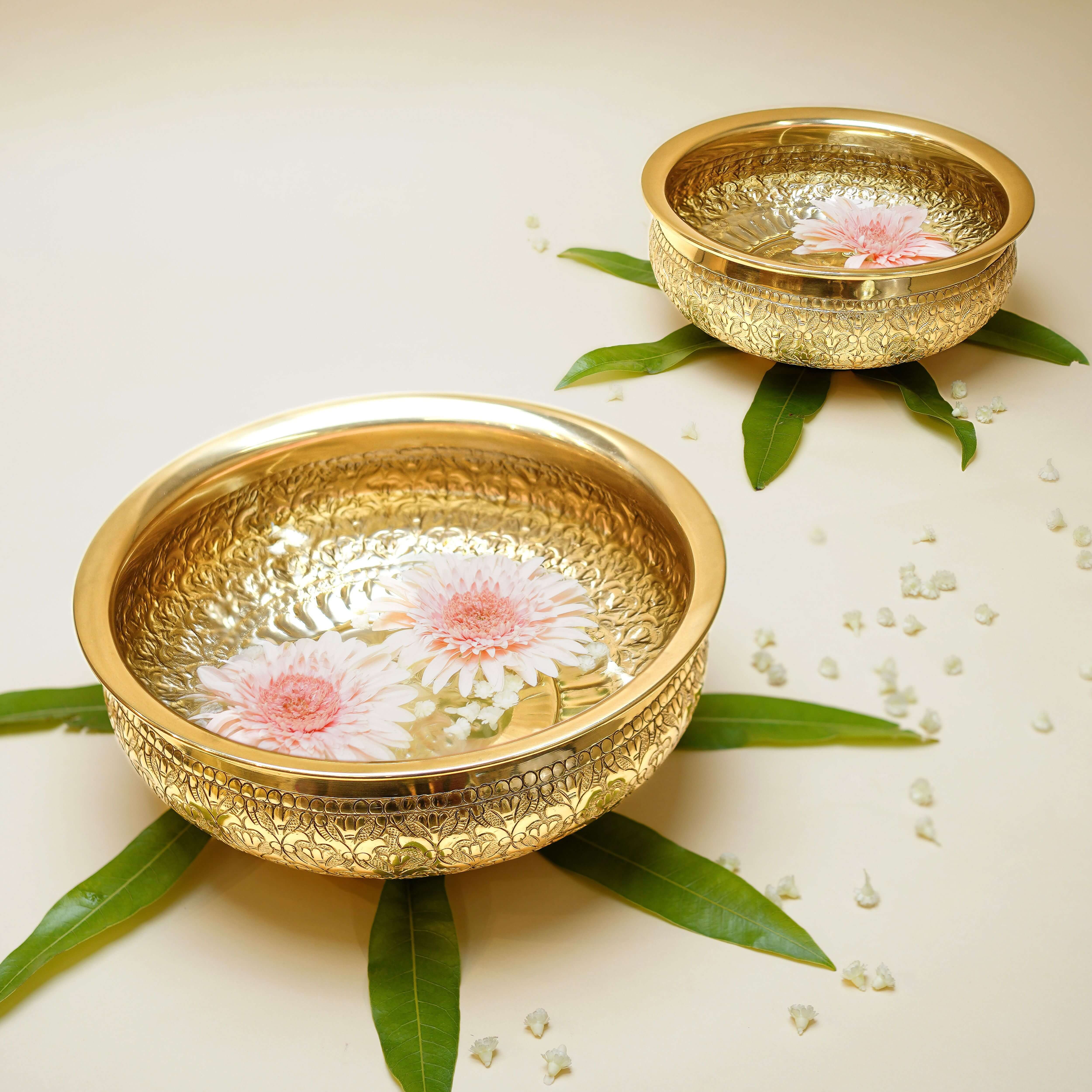 Metal Urli, Metal urli bowl, Traditional urli bowl, Floating flower urli, Decorative urli bowl