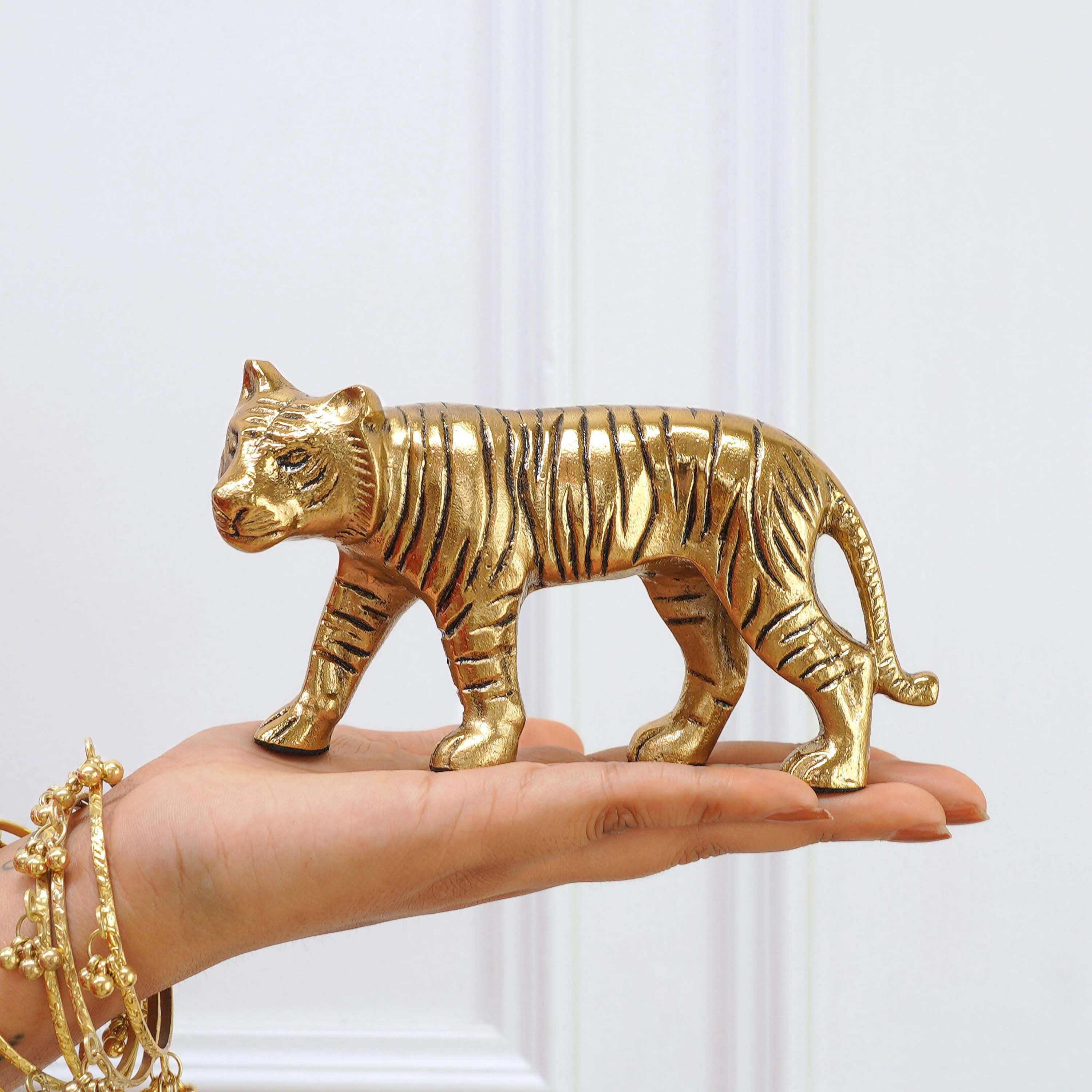 Metal Tiger, Gold