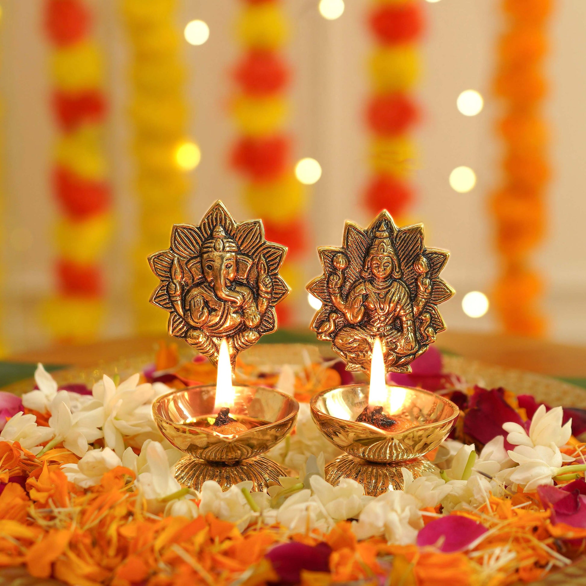 diyas decoration, Diwali Gift, Diwali Gifts, brass diyas, brass diya for gift, Diwali gifting, diyas decoration,	lotus brass diya, housewarming diyas
