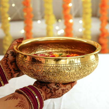 Anandi Metal Urli, Gold, Large