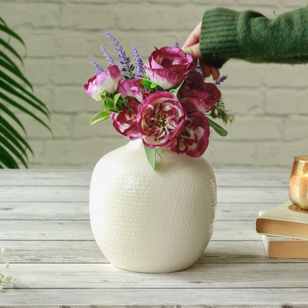 Metal Flower vase - White 