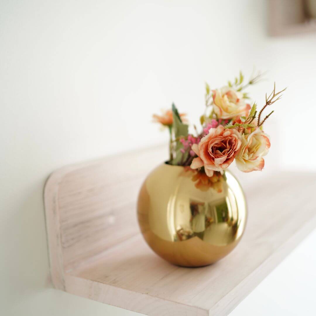 Gold ball flower vase 