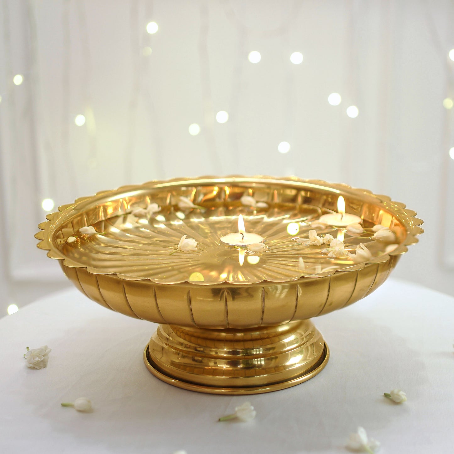 Kamal Metal Urli, Gold