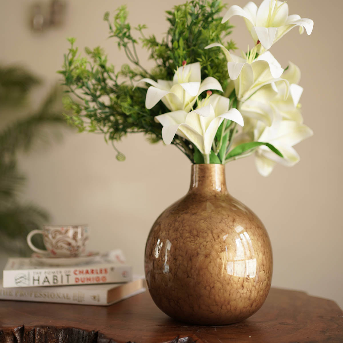 Gold metal Flower vase - Large 