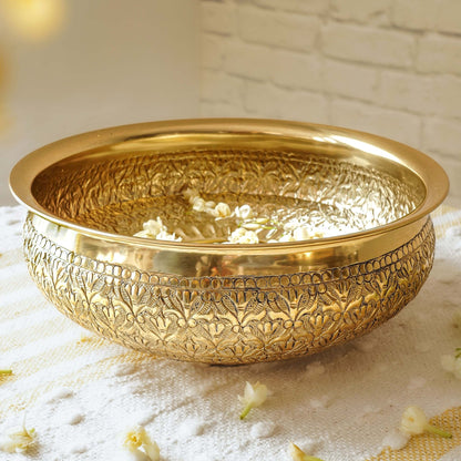 Metal Urli, Traditional urli bowl, Floating flower urli
