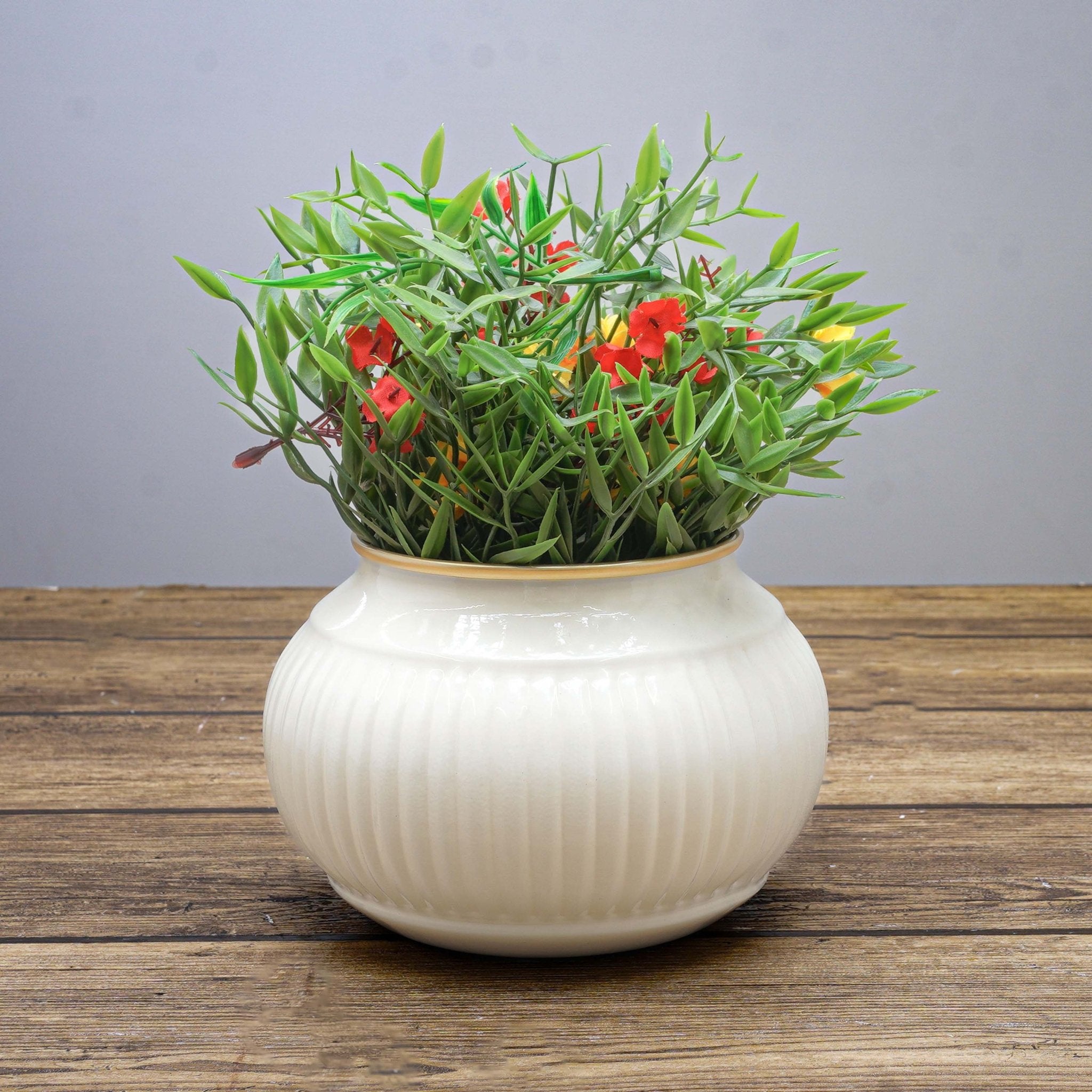 White metal indoor planter Behoma