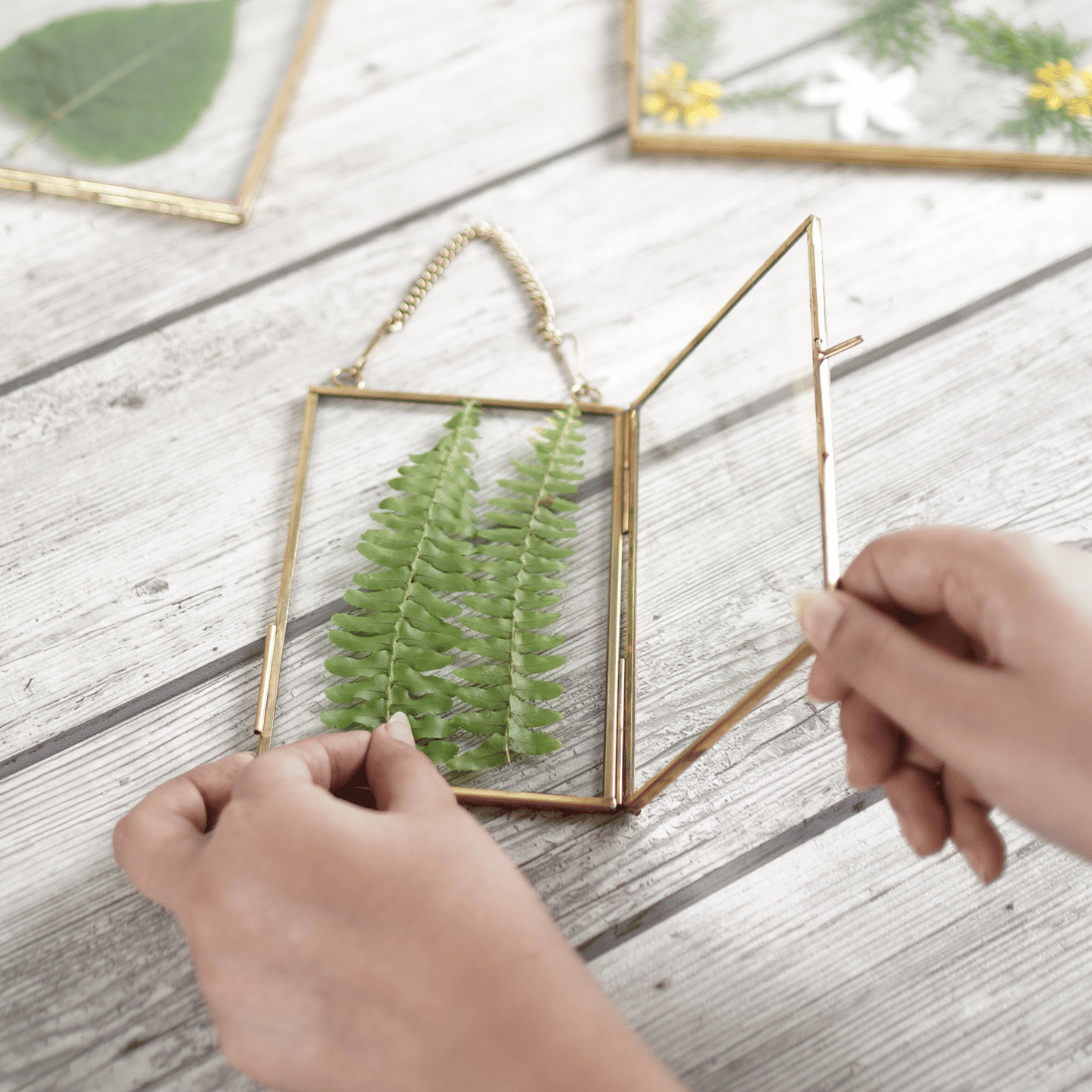 Floating frame, glass photo frame, gifts for her, birthday gift, gift ideas