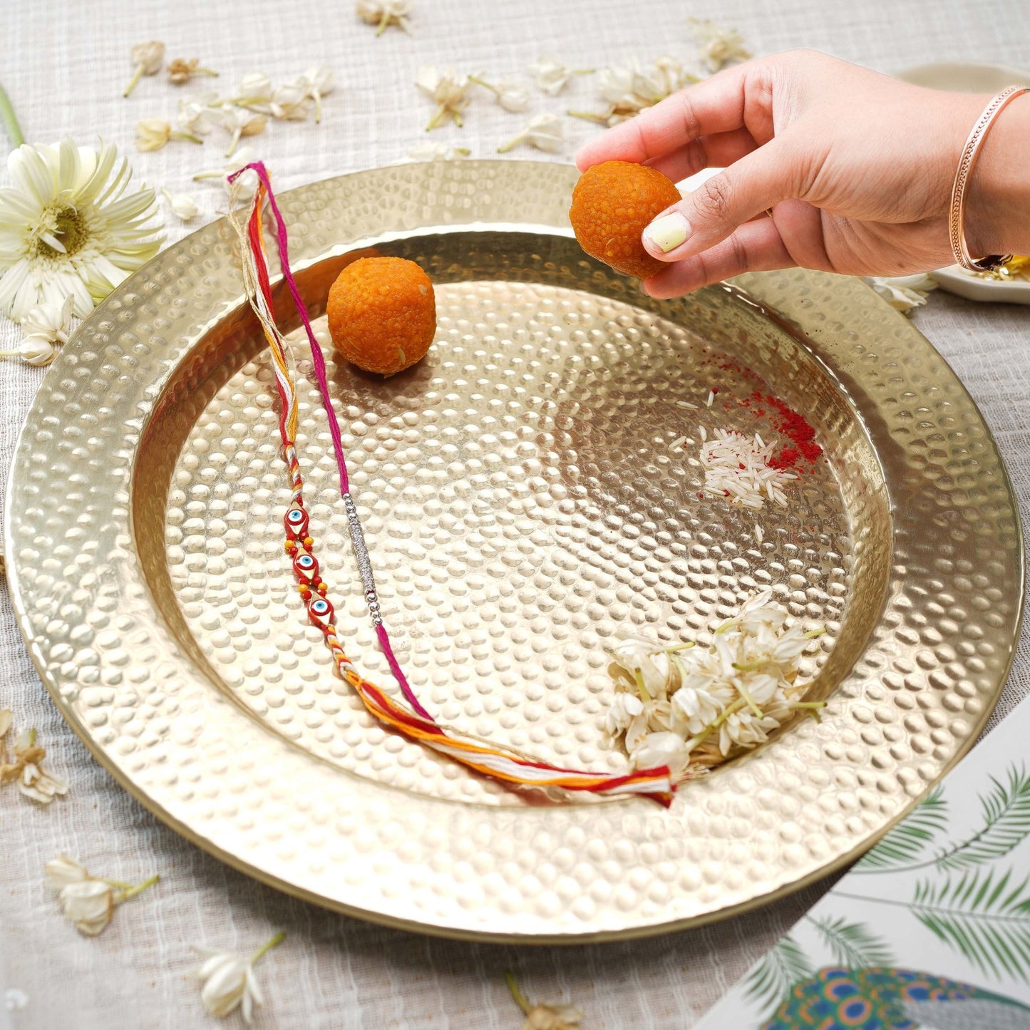 Metal Gold Platter, Decorative metal platter, Metal serving tray, Metal decorative tray