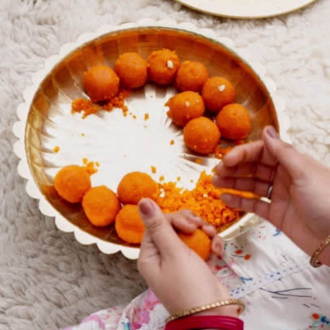 Metal Urli, holi tray, trays for holi, urli for holi decoration