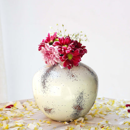Metal Bud Flower Vase | Off - white - Behoma