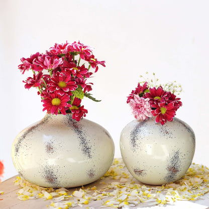 Metal Bud Flower Vase | Off - white - Behoma