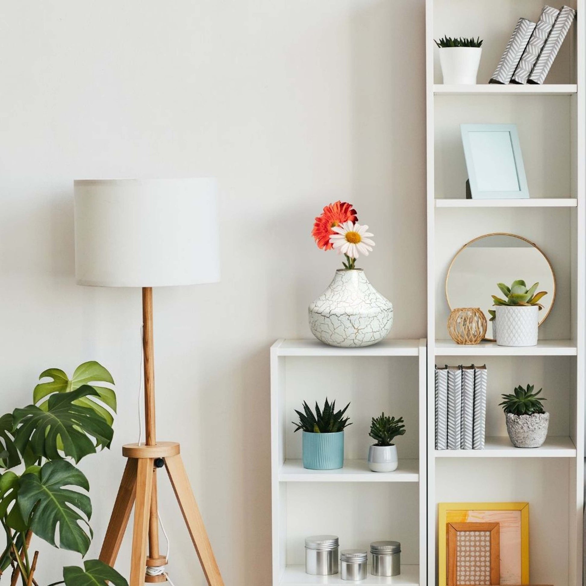 Metal Flower Vase Large | Off - White - Behoma